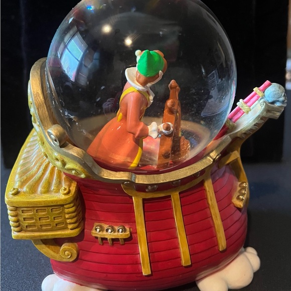 Disney Red and White Snow globePeter Pan and Tinker bell - Picture 4 of 8